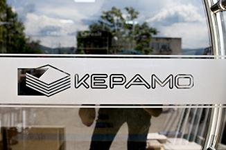 Декорация на стъклени врати за Керамо